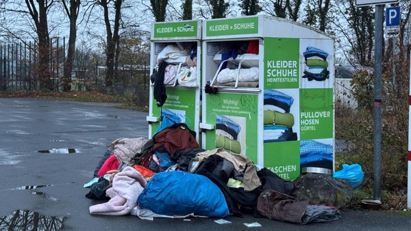 Hausmüll statt Altkleider im Container: Und die Kosten tragen alle Velberter