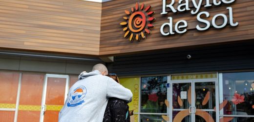 Chicago: Agenten der Einwanderungspolizei ICE zerren Erzieherin aus Kita – vor den Augen der Kinder