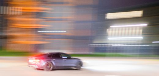 Solingen: Tuning-Szene greift Polizei mit Pyrotechnik an