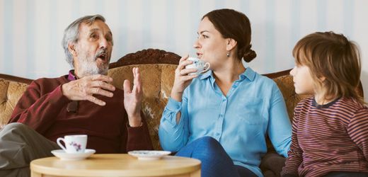 Immobilien-Schenkung: Wie Sie Ihr Haus am besten in die nächste Generation retten