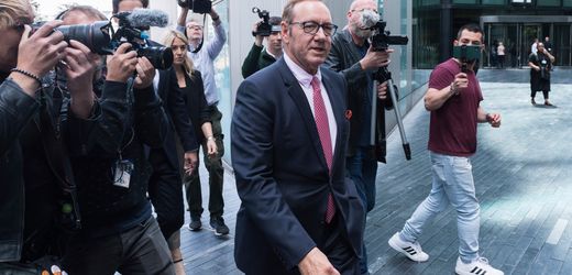 Kevin Spacey muss sich erneut wegen Missbrauchsvorwürfen vor Gericht verantworten