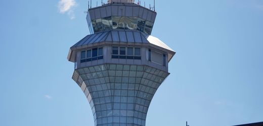 Shutdown in den USA: Donald Trump droht Fluglotsen mit Kürzungen, sollten sie nicht unbezahlt arbeiten