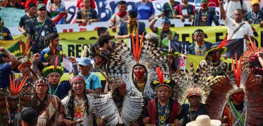 UN-Klimagipfel COP30 in Brasilien: Tausende Umweltschützer demonstrieren in Belém