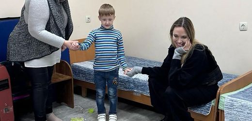 Angelina Jolie: Hollywood-Star überrascht Ukrainer mit Besuch in Cherson