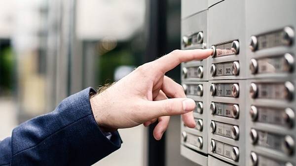 Diebstahl in Mönchengladbach: Falsche Handwerker wollen Seniorin bestehlen – und scheitern