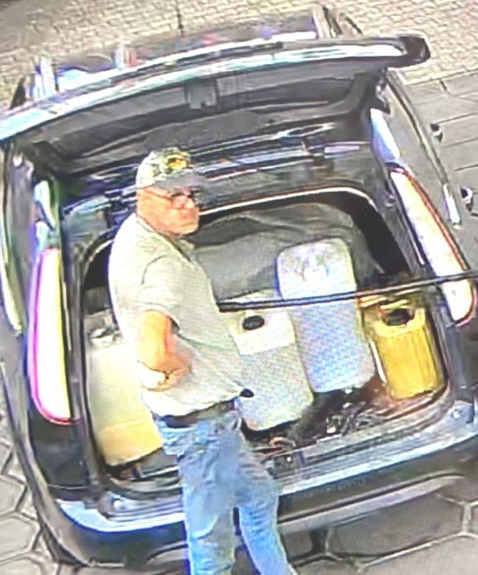 Kriminalität in Moers: Polizei fahndet mit Foto nach Diesel-Dieb