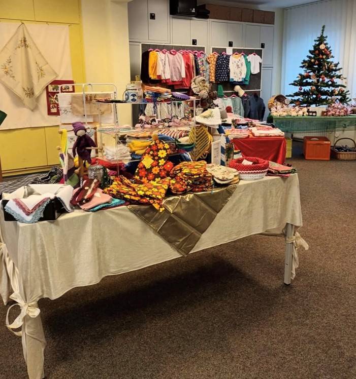 Deutsches Rotes Kreuz in Radevormwald: Handarbeitskreis lädt zum DRK-Adventsmarkt ein