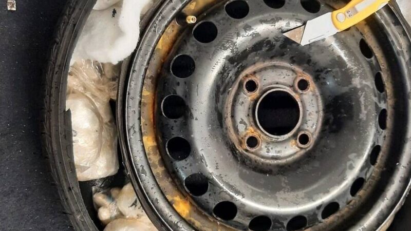 Knapp drei Kilo Kokain-Heroin-Gemisch entdeckt: Festnahme nach Drogenfund in Emmerich