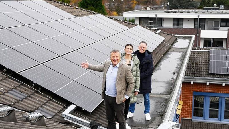 An der Montanusstraße in Grevenbroich: Neue Photovoltaikanlage versorgt Caritashaus mit Strom