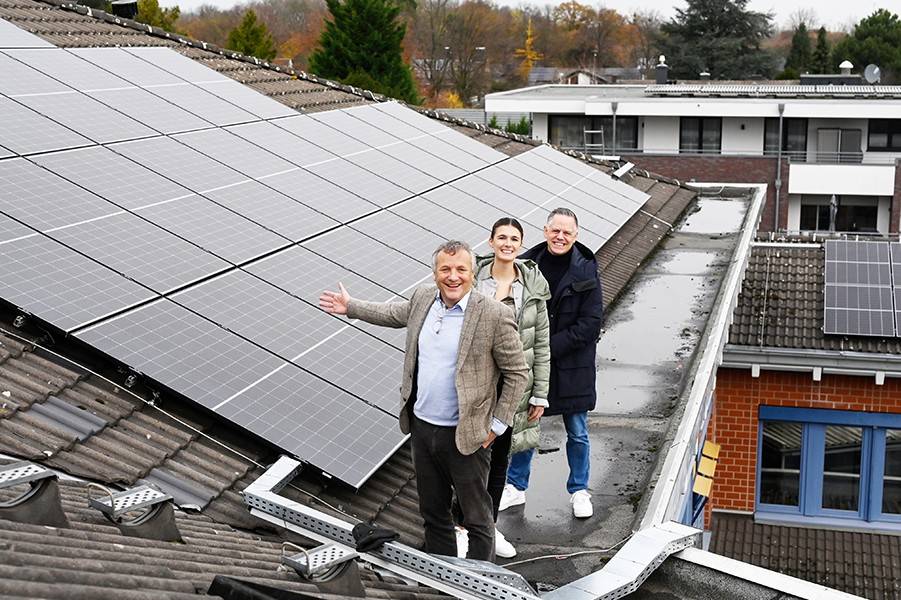 An der Montanusstraße in Grevenbroich: Neue Photovoltaikanlage versorgt Caritashaus mit Strom
