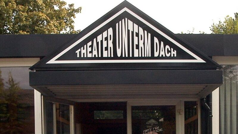 Aufführung in Nettetal: Terror im Theater unterm Dach