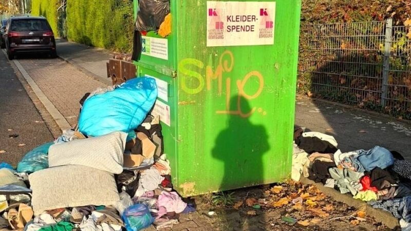 Verwirrung in Mönchengladbach: Altkleider-Container verschwunden – Anwohner sind verunsichert