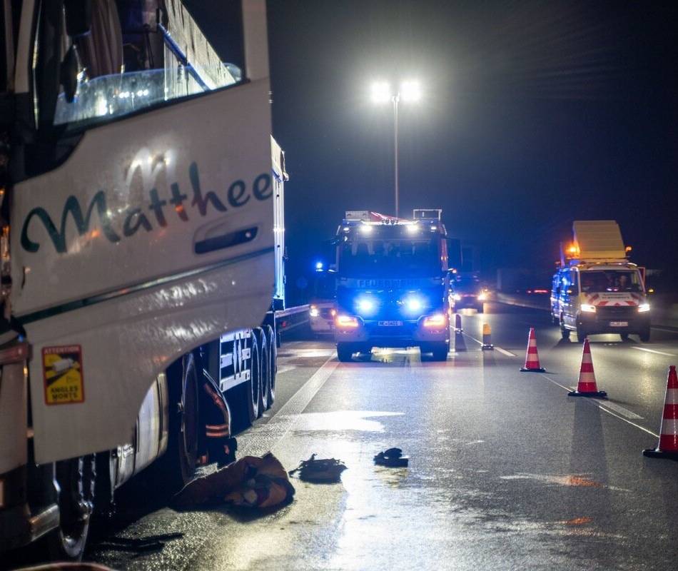 Zur richtigen Zeit am richtigen Ort: Wieso die Neusser Feuerwehr einen Brand in Westfalen löschen musste