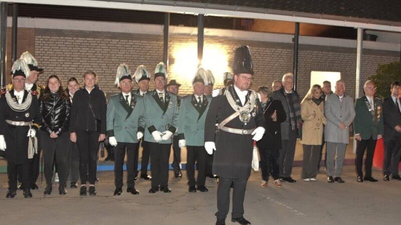 St.-Marien-Schützenbruderschaft Hüskes Krone Schmalbroich: Großer Zapfenstreich und Ehrenplaketten zum 375-jährigen Bestehen