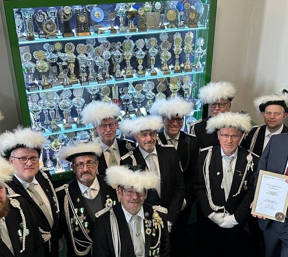 Auszeichnung für Jubiläum: Schützenehrenplakette des Landes für den BSV Schottheide