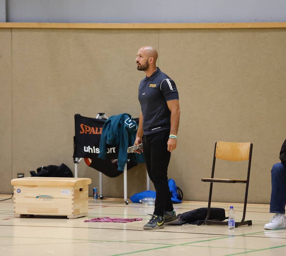 Fehlstart aus dem Vorjahr abgewendet: Souveräner Premierensieg für Odenkirchen Raiders gegen Rheinberg