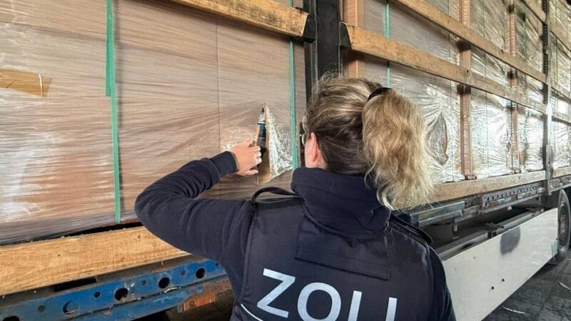 Kriminalität in Radevormwald: Mutmaßlicher Drahtzieher des Zigarettenschmuggels vor Gericht