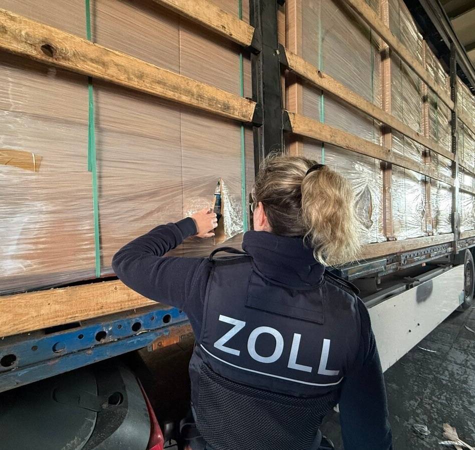 Kriminalität in Radevormwald: Mutmaßlicher Drahtzieher des Zigarettenschmuggels vor Gericht