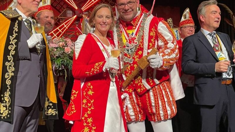 Prinzenproklamation in Dülken: „Dölke jeht steil“ mit Ralf I. und Sandra I.