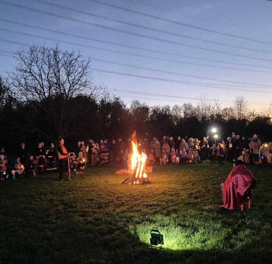 Brauchtum für Groß und Klein: Kinder feiern den wohl kleinsten Martinszug Meerbuschs
