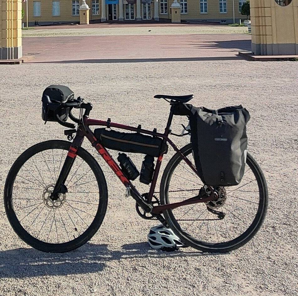 Emmerich: Flüche auf der Flucht – Unbekannter radelt mit Gravelbike davon