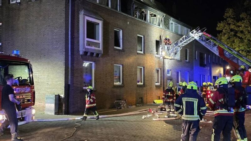 Wohnungsbrand in Emmerich: Schwerverletzte bei Brand in der Wollenweberstraße