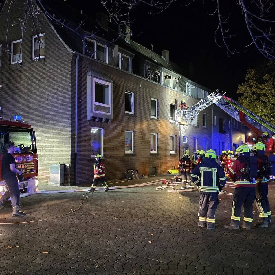 Wohnungsbrand in Emmerich: Schwerverletzte bei Brand in der Wollenweberstraße