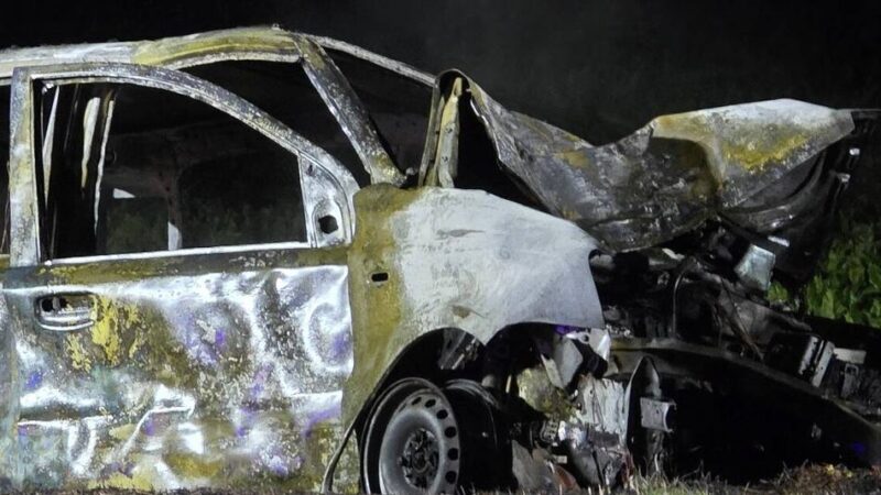 Schwerer Unfall in Kerken-Aldekerk: Mann stirbt nach Unfall in brennendem Auto