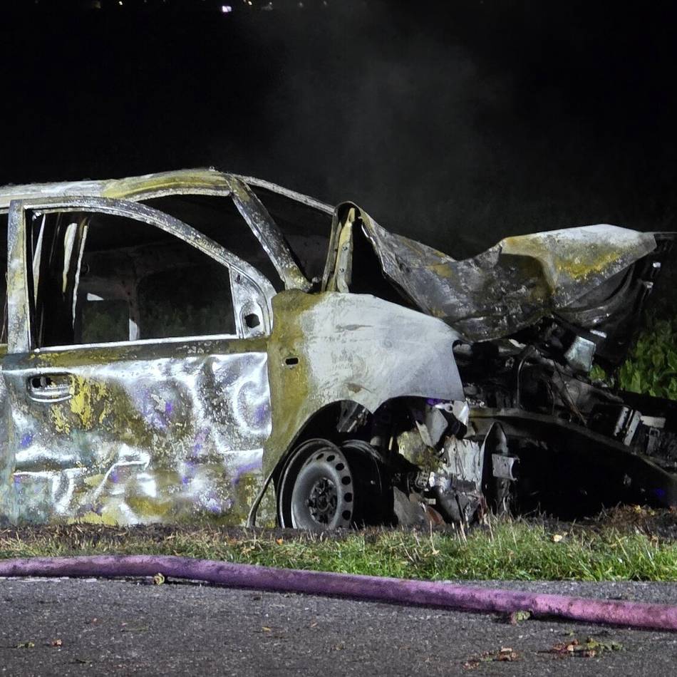 Polizei informiert Angehörige: Mann verbrannte im Auto – Leiche nach tödlichem Unfall in Aldekerk identifiziert