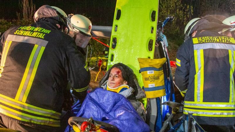 Realistische Übung der Feuerwehr Schwalmtal: Windhose hinterlässt eine Schneise der Verwüstung