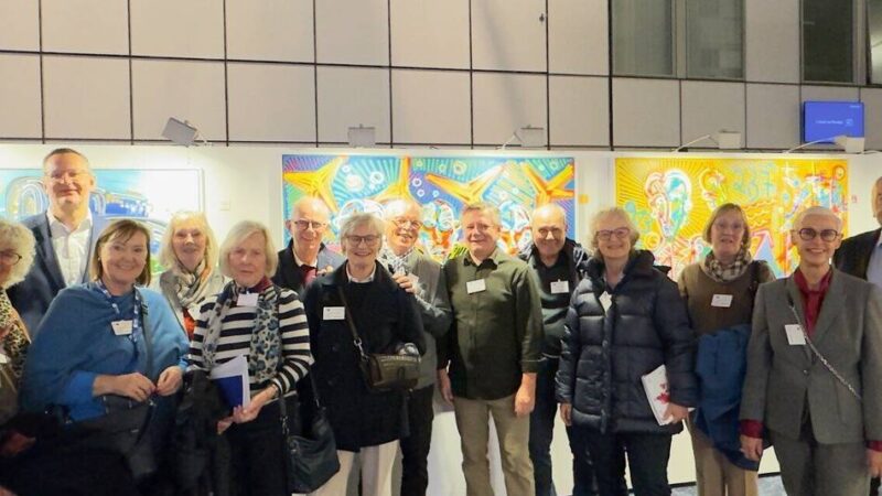 Ausflug nach Brüssel: Grevenbroicher Kunstverein besucht Ausstellung im Europäischen Parlament