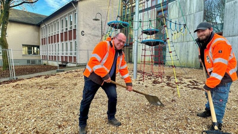 Städtisches Gymnasium in Wermelskirchen: Schulhof-Erweiterung am Gymnasium nimmt Gestalt an