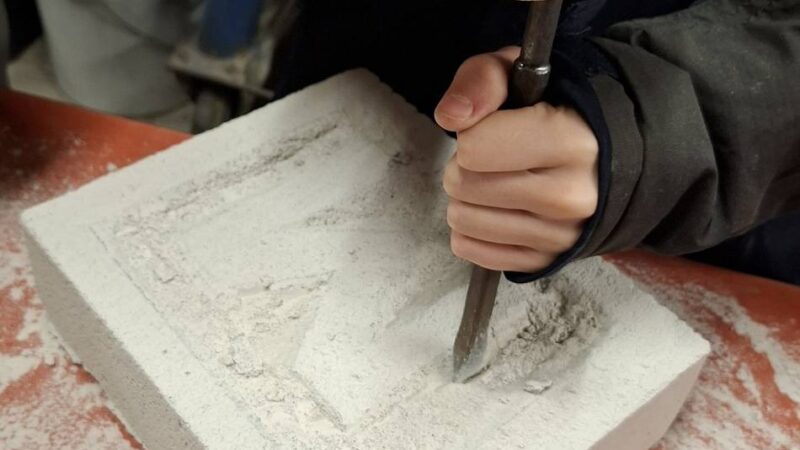 Kooperation geschlossen: Xantener Gesamtschüler bekommen Unterricht in der Dombauhütte