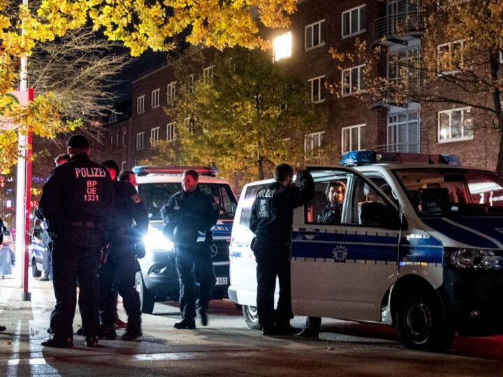 Polizeieinsätze in der Halloween-Nacht: Jugendliche zündeln und böllern im Kreis Mettmann