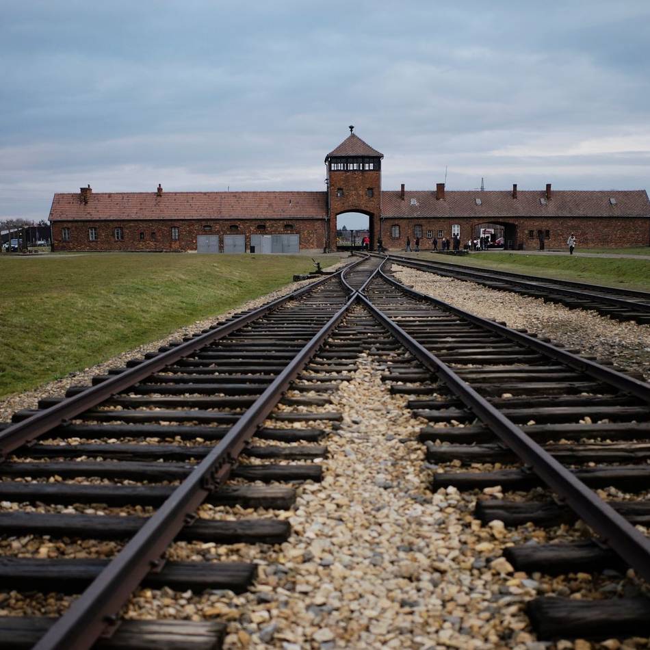 „Bilder im Kopf“: Jugendliche gestalten Ausstellung zur Erinnerungskultur