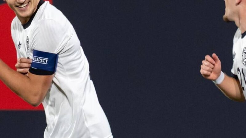 Bayern-Duo liefert ab: Bischof lernt von Kane – Karl präsentiert sich in „Topform“ bei U21-Debüt