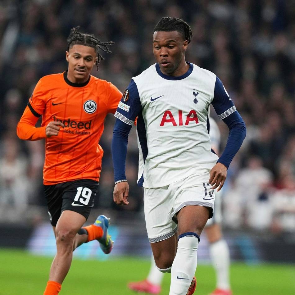 Ermittlungen laufen: Tottenham-Profi Udogie von Spielerberater mit Waffe bedroht