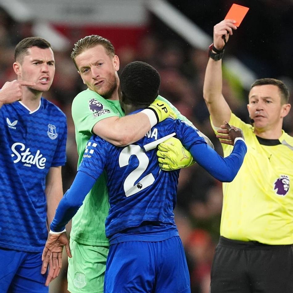 Premier League: Ohrfeige gegen Teamkollege – Evertons Gueye sieht Rot