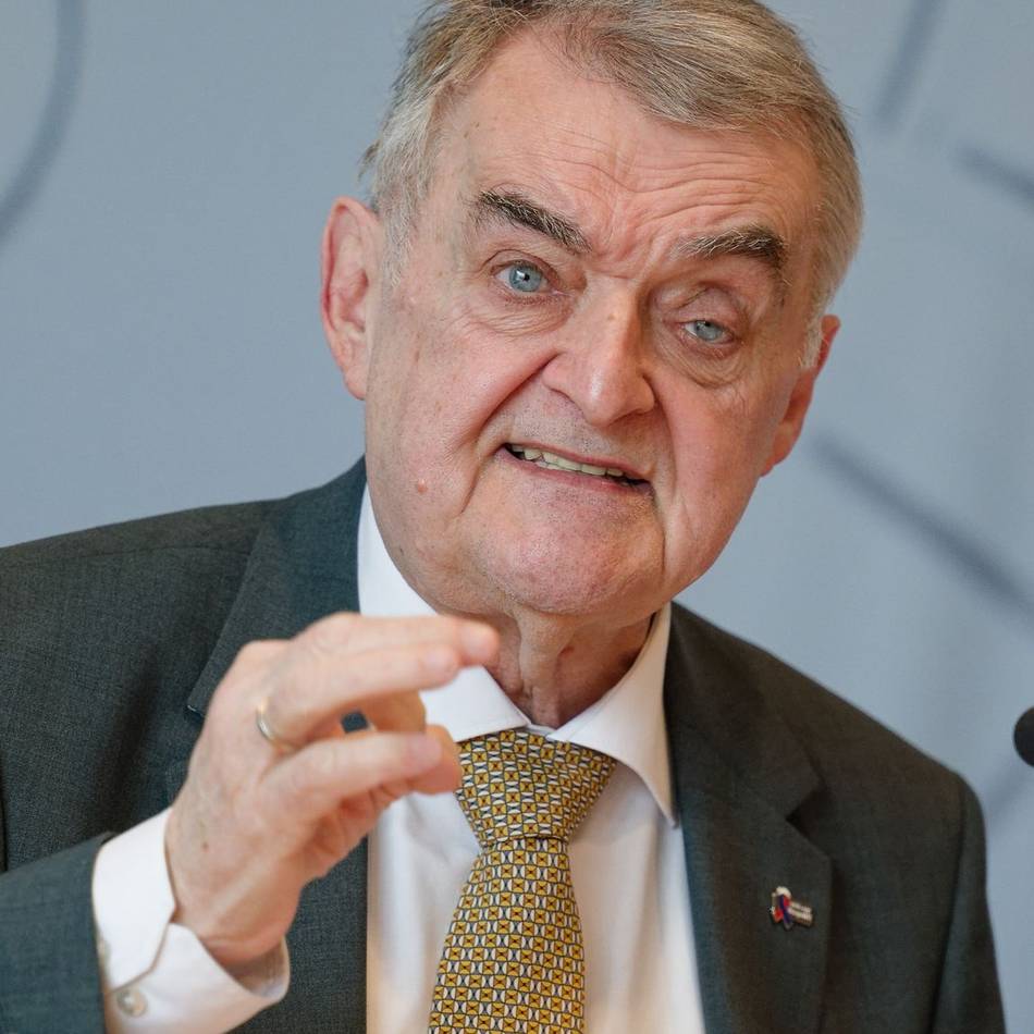 Förderplakette „Ehrenamt im Brand- und Katastrophenschutz“: Innenminister zeichnet Kempener Unternehmen für Förderung des Ehrenamtes aus