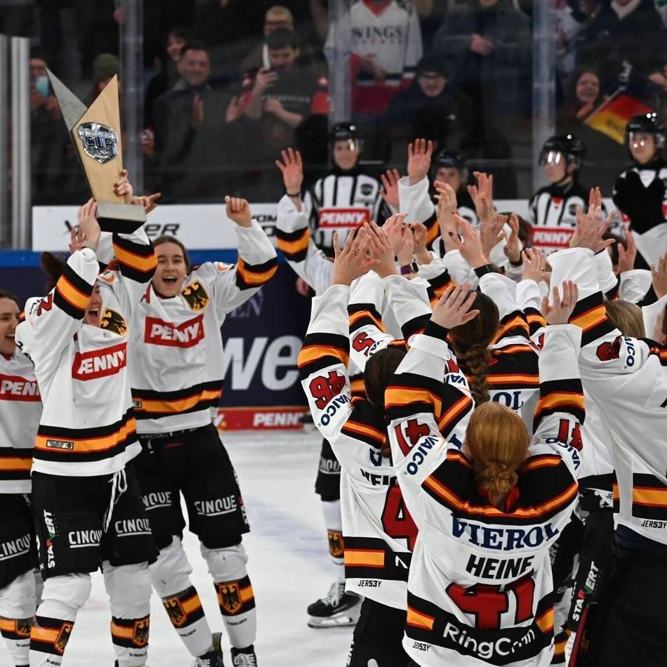 Deutschland Cup in Landshut: Kantersieg gegen Ungarn – Eishockey-Frauen verabschieden sich mit Titelverteidigung