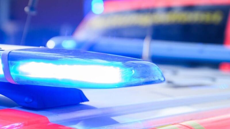 Bei Baumarbeiten in Kempen: Mann bei Unfall mit Gabelstapler schwer verletzt