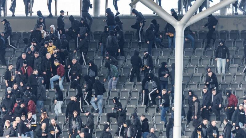25.000 Dresden-Anhänger in der Hauptstadt: 30 Festnahmen – Fans von Hertha und Dynamo gehen aufeinander los
