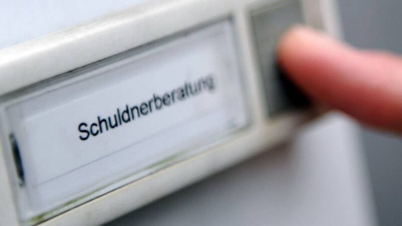 Neue deutschlandweite Untersuchung: Zahl der überschuldeten Gladbacher steigt wieder an