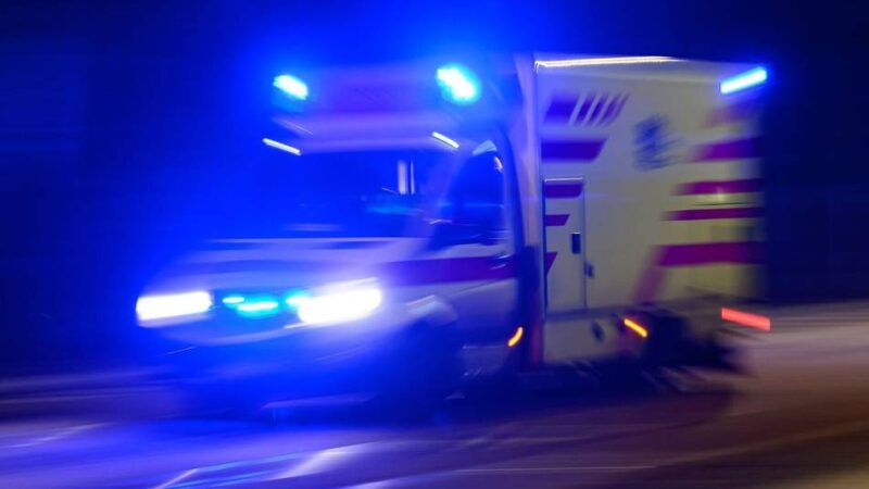 Fahrer hatte wohl Sekundenschlaf: Zwei Schwerverletzte nach Unfall in Monheim