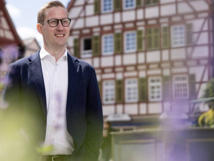 Kuriose Geschichte: Düsseldorfer wird „aus Zufall“ Oberbürgermeister in Süddeutschland