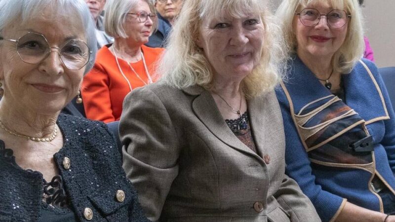 Ursula Schachschneider stellt in Zwickau aus: Kunst als Brücke zwischen Ost und West