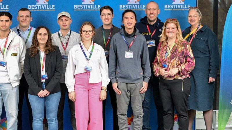 NRW-Bestenehrung der IHK Mittlerer Niederrhein: Zwei Super-Azubis kommen aus Mönchengladbach