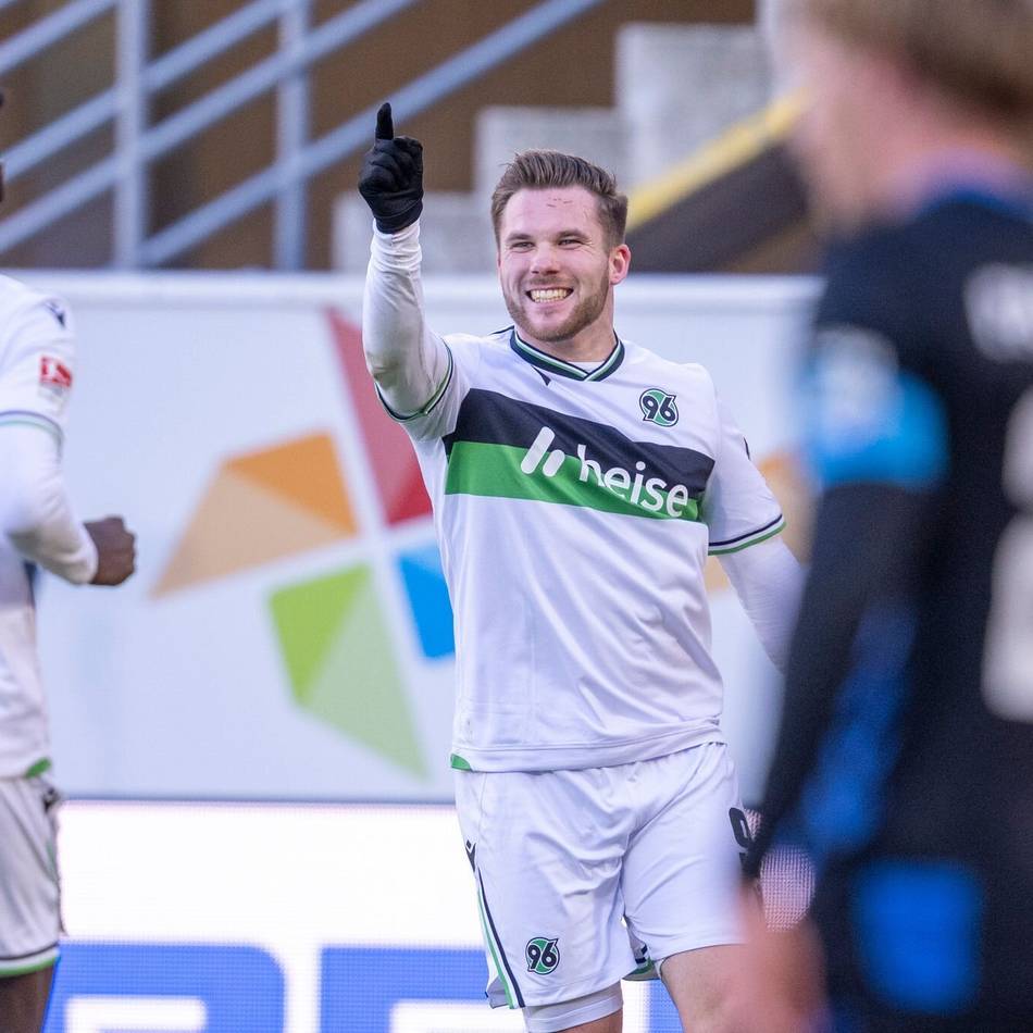 Paderborns Serie endet: Hannover gewinnt beim Tabellenführer – Schalke nutzt Überzahl nicht