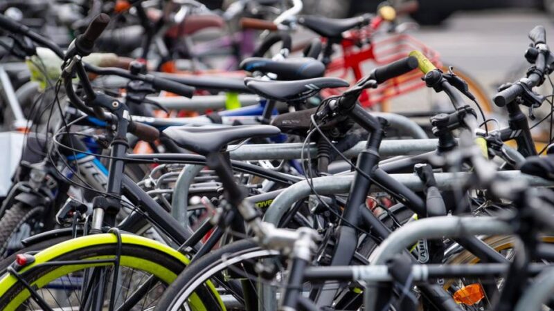 Repair-Café in Grevenbroich: Tüftler wollen reparierte Fahrräder an Bedürftige abgeben