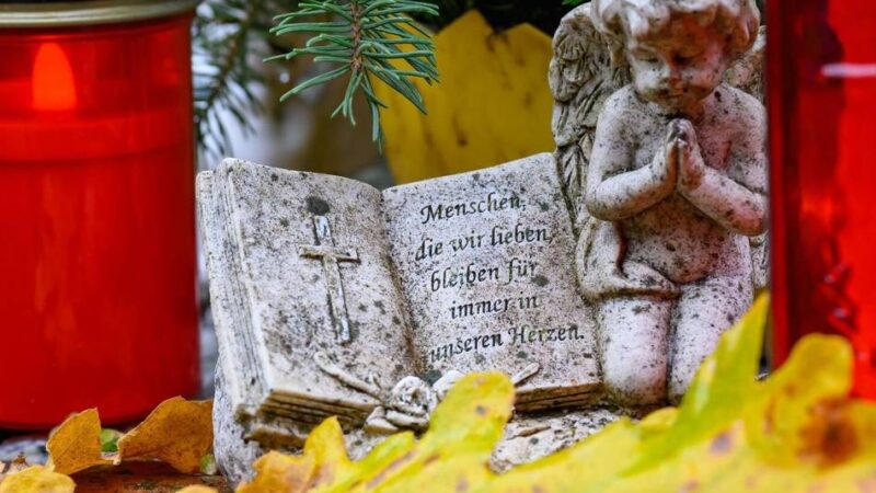 Kranzniederlegung und Gottesdienste: Gedenken am Volkstrauertag in Niederkrüchten